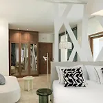Lyo Ii Boutique Отель