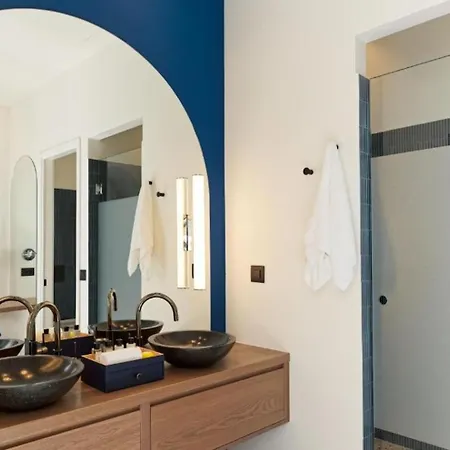 מלון Lyo Ii Boutique 5*