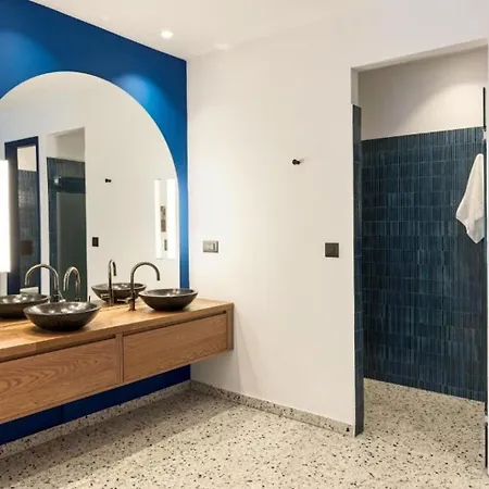 Lyo Ii Boutique מלון 5*