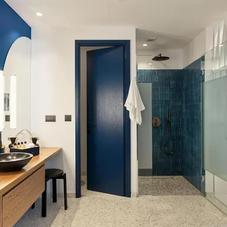 מלון Lyo Ii Boutique 5*