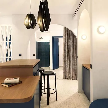 מלון Lyo Ii Boutique 5*
