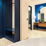 Lyo Ii Boutique